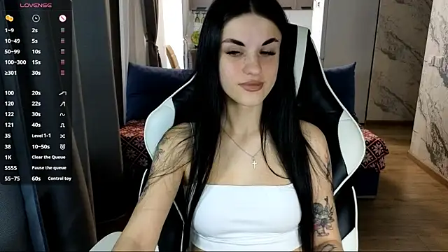 Snapshot of Mary___Moore chatting on 8, 11, 2025 Mary Moore online show from 8, 11, 2025