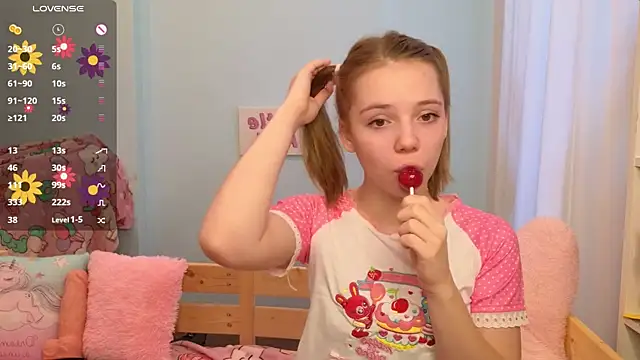 PrincessLittleKiki online show from 7, 10, 2025