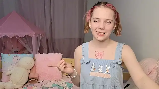 PrincessLittleKiki online show from 16, 4, 2026