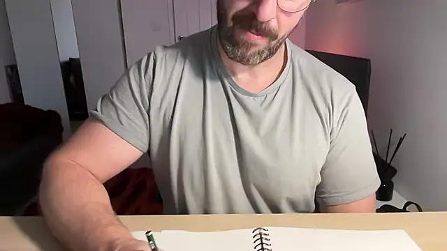 Snapshot of Mr_Beef chatting on 7, 2, 2025 Mr Beef online show from 7, 2, 2025