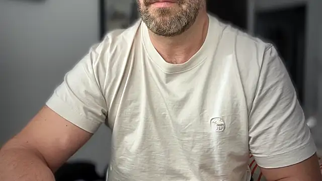 Snapshot of Mr_Beef chatting on 6, 10, 2025 Mr Beef online show from 6, 10, 2025