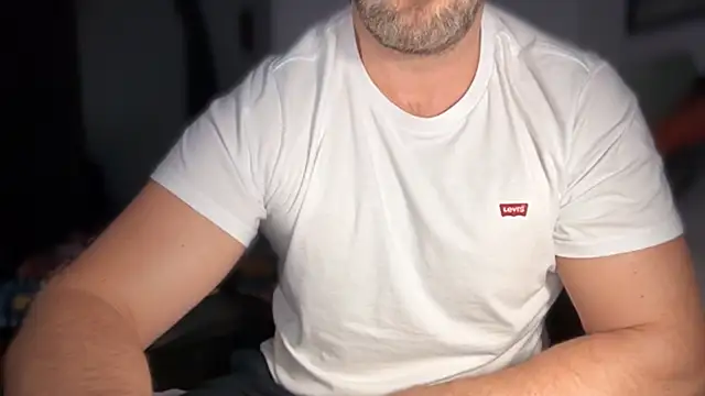 Snapshot of Mr_Beef chatting on 15, 10, 2025 Mr Beef online show from 15, 10, 2025