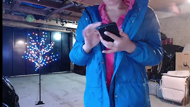 Snapshot of _JustmeHere_ chatting on 4, 12, 2025 JustmeHere online show from 4, 12, 2025