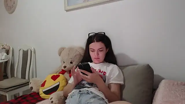  JustmeHere  online show from 18, 12, 2025