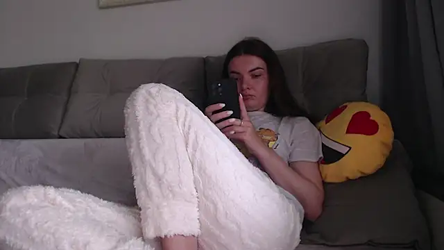  JustmeHere  online show from 20, 5, 2026