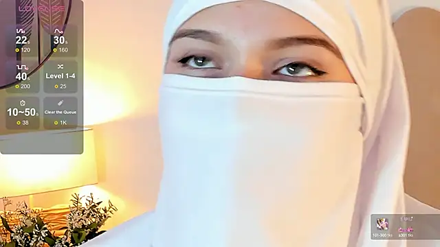 Snapshot of anna-henao chatting on 8, 1, 2025 anna-henao online show from 8, 1, 2025