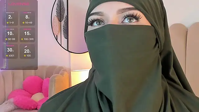 Snapshot of anna-henao chatting on 8, 3, 2025 anna-henao online show from 8, 3, 2025