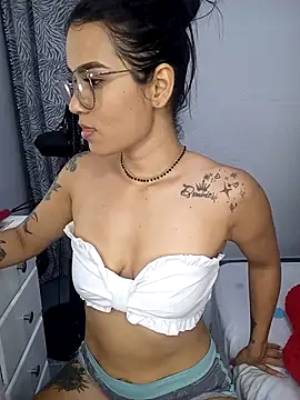 Snapshot of Amy_sweet-03 chatting on 17, 10, 2025 Amy sweet-03 online show from 17, 10, 2025