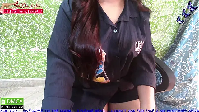 Snapshot of _mOOn_light_ chatting on 13, 10, 2025 mOOn light online show from 13, 10, 2025