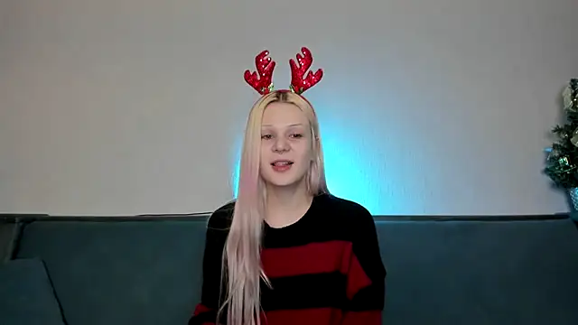 Snapshot of sashakiss99 chatting on 6, 12, 2024 sashakiss99 online show from 6, 12, 2024