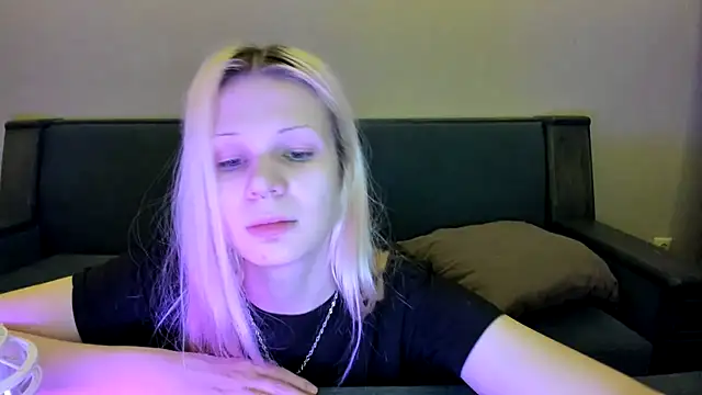 Snapshot of sashakiss99 chatting on 3, 1, 2025 sashakiss99 online show from 3, 1, 2025