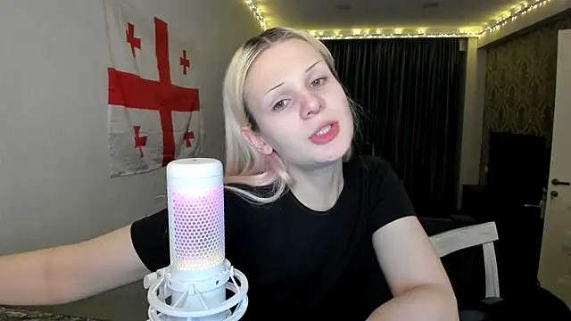 Snapshot of sashakiss99 chatting on 5, 1, 2025 sashakiss99 online show from 5, 1, 2025