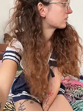 Snapshot of _foxygirl_ chatting on 28, 10, 2025 foxygirl online show from 28, 10, 2025