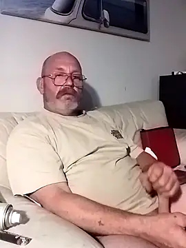 Snapshot of iambradz chatting on 18, 2, 2025 iambradz online show from 18, 2, 2025