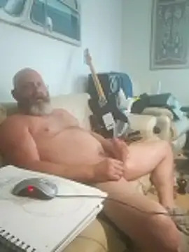 Snapshot of iambradz chatting on 1, 11, 2025 iambradz online show from 1, 11, 2025