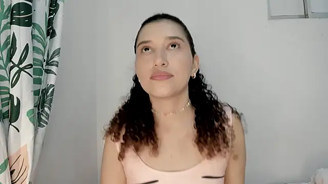 Snapshot of gabriela_duarte1 chatting on 6, 6, 2026 gabriela duarte1 online show from 6, 6, 2026