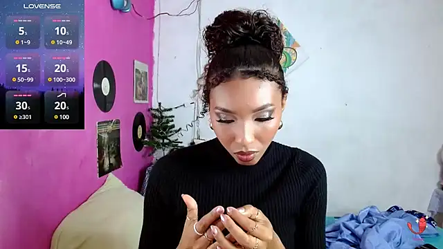 Snapshot of sensitive_brunette chatting on 17, 12, 2024 sensitive brunette online show from 17, 12, 2024