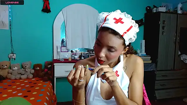 Snapshot of sensitive_brunette chatting on 3, 12, 2025 sensitive brunette online show from 3, 12, 2025