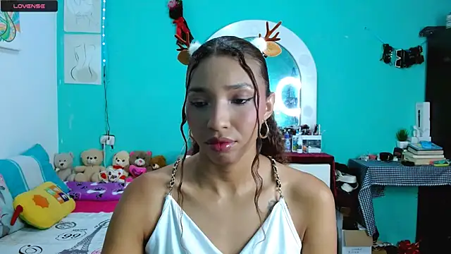 Snapshot of sensitive_brunette chatting on 20, 12, 2025 sensitive brunette online show from 20, 12, 2025