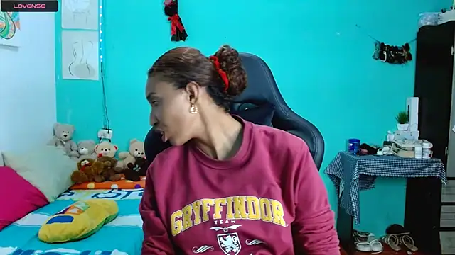 Snapshot of sensitive_brunette chatting on 7, 1, 2026 sensitive brunette online show from 7, 1, 2026