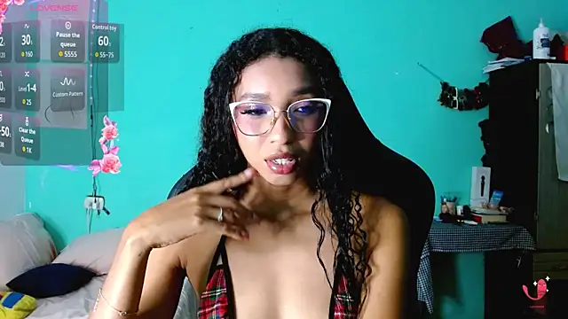 Snapshot of sensitive_brunette chatting on 7, 6, 2026 sensitive brunette online show from 7, 6, 2026