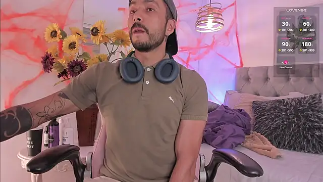 Tom cooper  online show from 10, 10, 2025