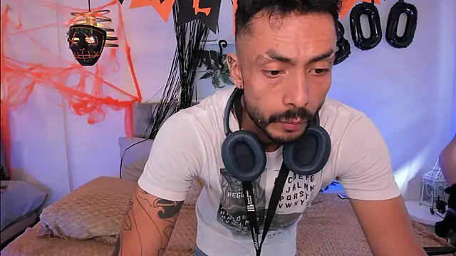 Tom cooper  online show from 18, 10, 2025