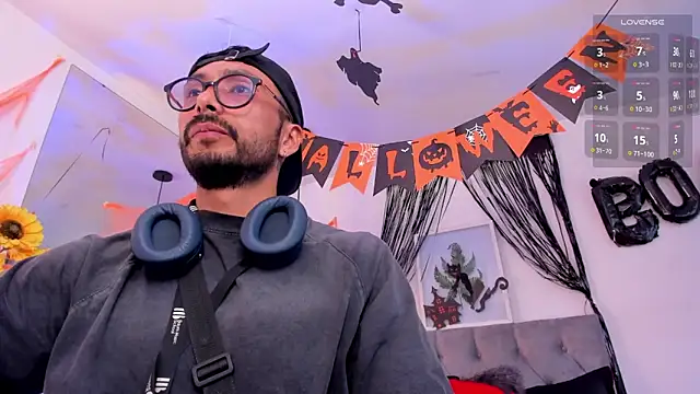 Tom cooper  online show from 31, 10, 2025