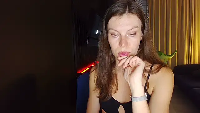 Snapshot of fifth_element chatting on 19, 10, 2025 fifth element online show from 19, 10, 2025