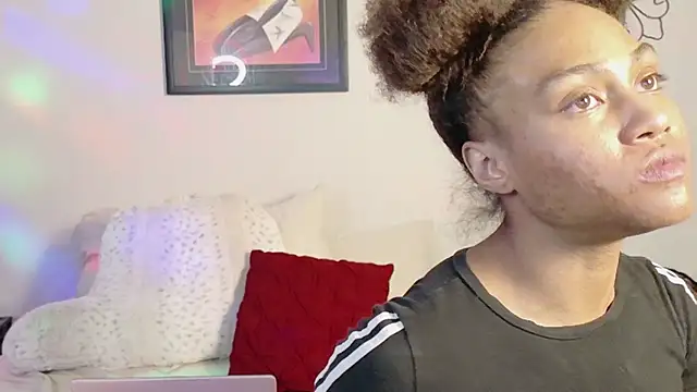 Snapshot of yiauana chatting on 18, 2, 2025 yiauana online show from 18, 2, 2025