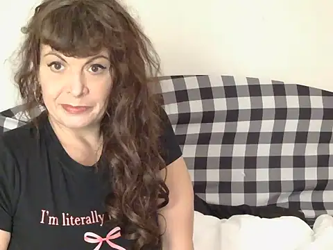 Snapshot of HeyyImHarlowe chatting on 10, 12, 2024 HeyyImHarlowe online show from 10, 12, 2024