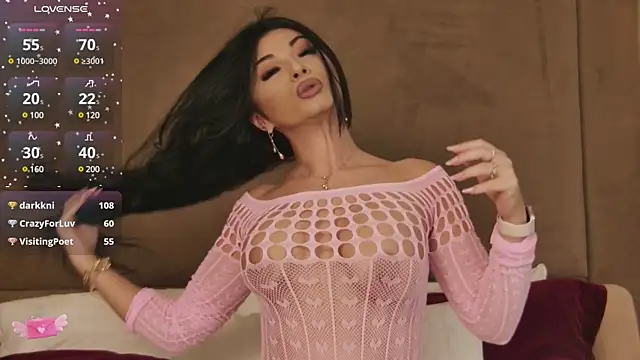 Snapshot of EmilyColle_ chatting on 12, 1, 2025 EmilyColle online show from 12, 1, 2025