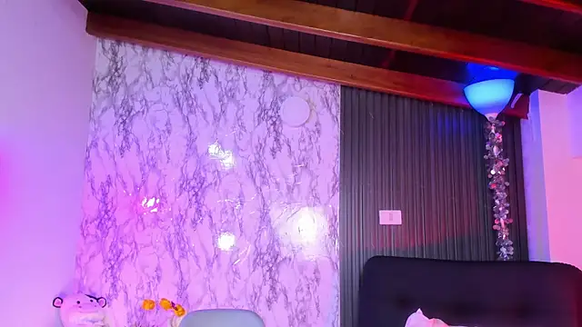 chloe blue online show from 13, 2, 2025