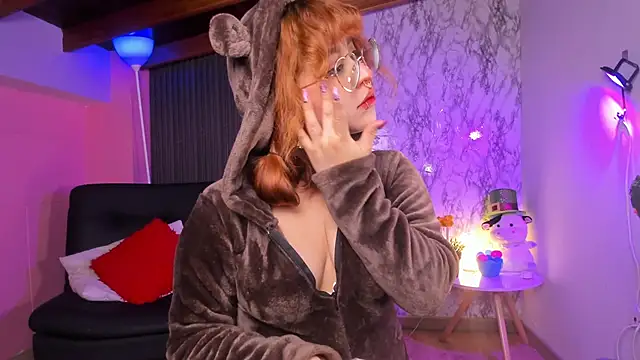 chloe blue online show from 27, 10, 2025