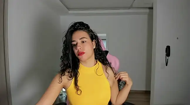 Snapshot of susana_monroy chatting on 2, 2, 2025 susana monroy online show from 2, 2, 2025