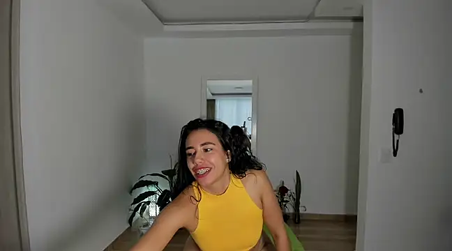 Snapshot of susana_monroy chatting on 2, 2, 2025 susana monroy online show from 2, 2, 2025