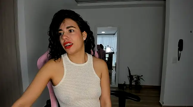 Snapshot of susana_monroy chatting on 4, 2, 2025 susana monroy online show from 4, 2, 2025