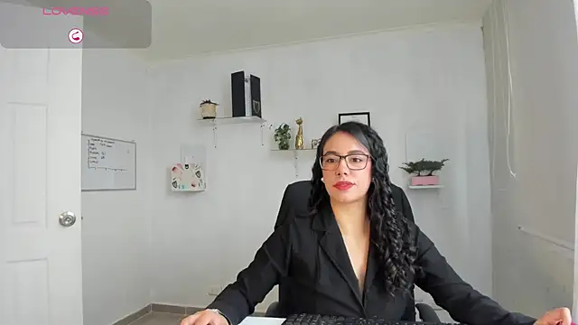 Snapshot of susana_monroy chatting on 6, 10, 2025 susana monroy online show from 6, 10, 2025