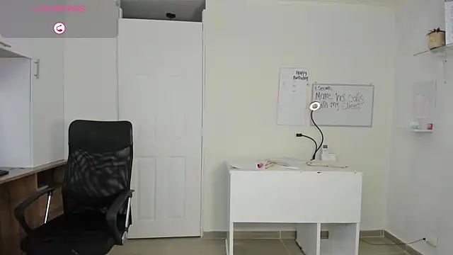 Snapshot of susana_monroy chatting on 15, 10, 2025 susana monroy online show from 15, 10, 2025