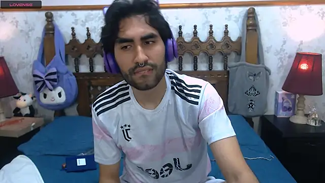 MilanZaire online show from 3, 3, 2025