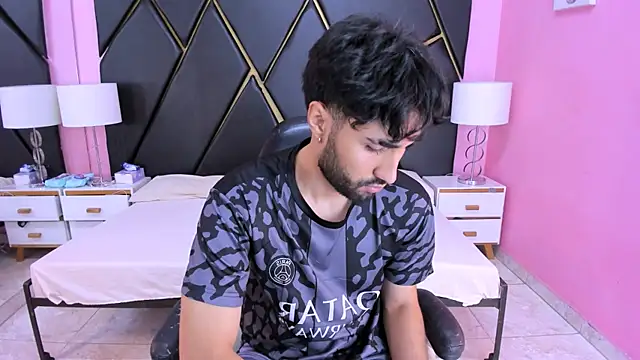 MilanZaire online show from 17, 11, 2025