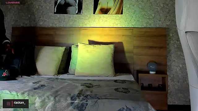 Snapshot of nicolaskan chatting on 31, 12, 2024 nicolaskan online show from 31, 12, 2024