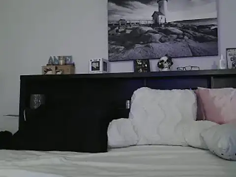 Snapshot of CrystalLakeXO chatting on 1, 2, 2025 CrystalLakeXO online show from 1, 2, 2025