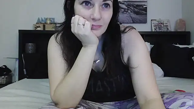 Snapshot of CrystalLakeXO chatting on 7, 2, 2025 CrystalLakeXO online show from 7, 2, 2025