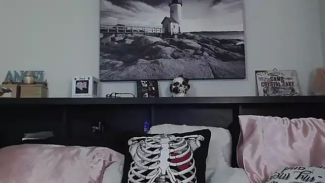 Snapshot of CrystalLakeXO chatting on 9, 2, 2025 CrystalLakeXO online show from 9, 2, 2025