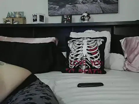 Snapshot of CrystalLakeXO chatting on 25, 2, 2025 CrystalLakeXO online show from 25, 2, 2025