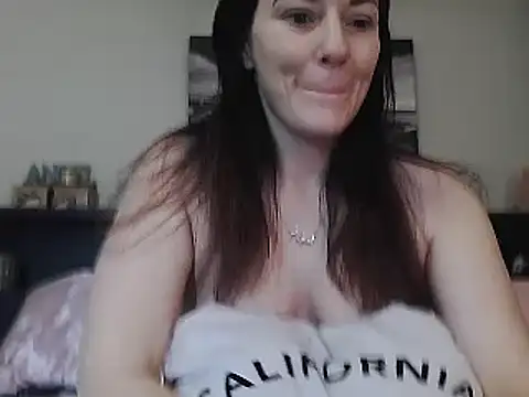 Snapshot of CrystalLakeXO chatting on 9, 3, 2025 CrystalLakeXO online show from 9, 3, 2025