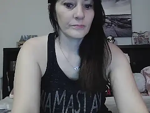 Snapshot of CrystalLakeXO chatting on 10, 3, 2025 CrystalLakeXO online show from 10, 3, 2025