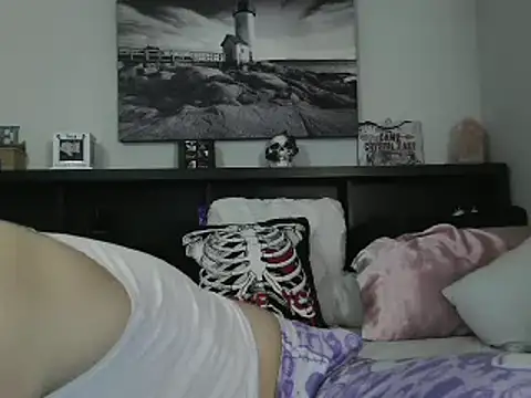 Snapshot of CrystalLakeXO chatting on 12, 3, 2025 CrystalLakeXO online show from 12, 3, 2025