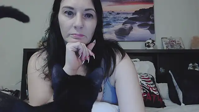 Snapshot of CrystalLakeXO chatting on 10, 9, 2025 CrystalLakeXO online show from 10, 9, 2025